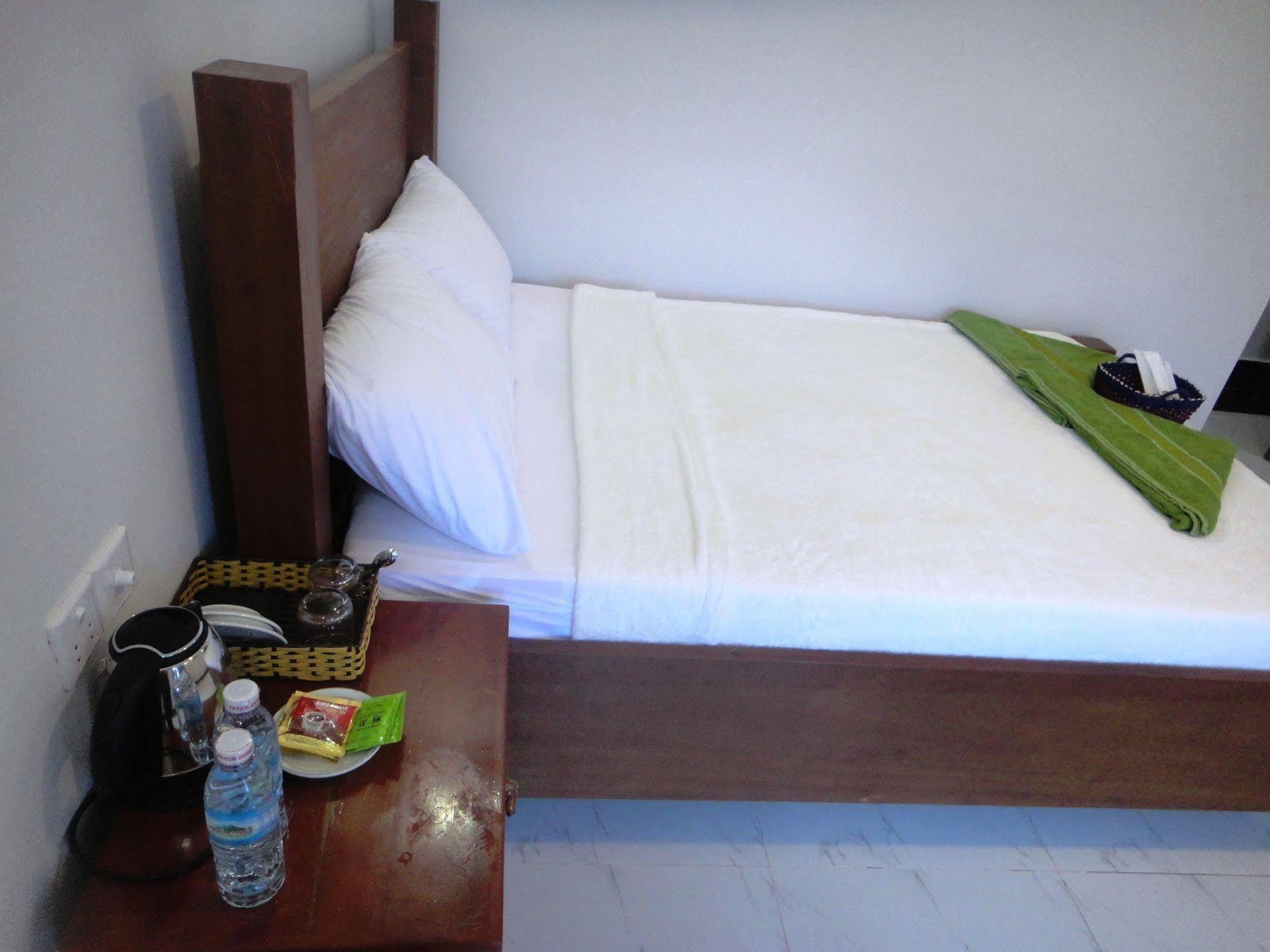 Marany Guesthouse Kampot Bagian luar foto