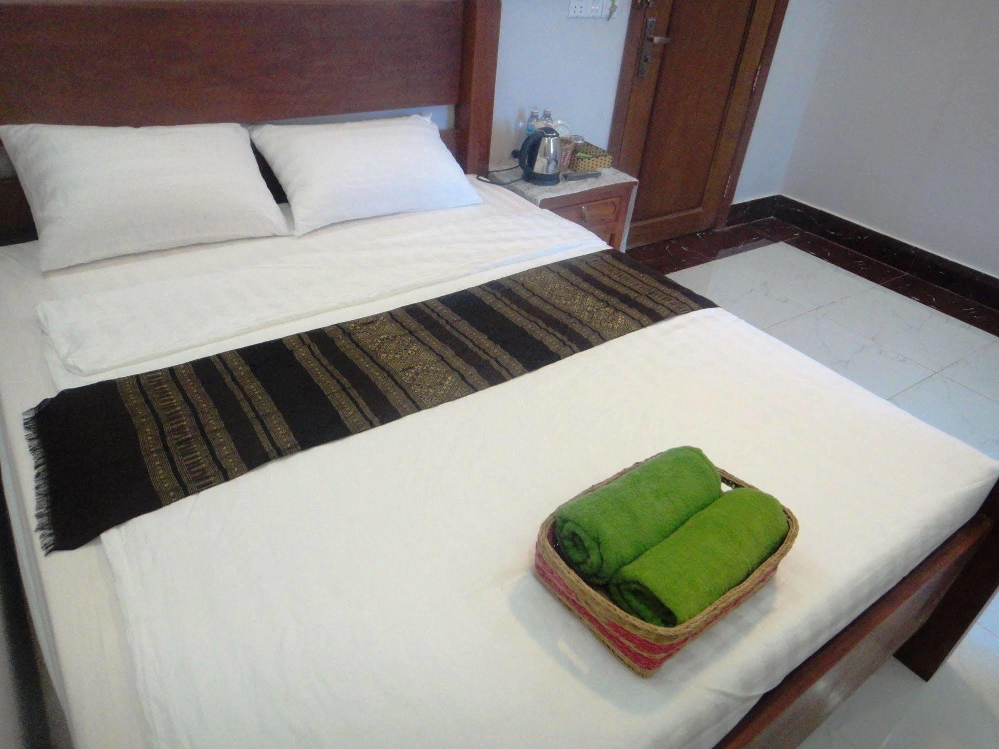 Marany Guesthouse Kampot Bagian luar foto