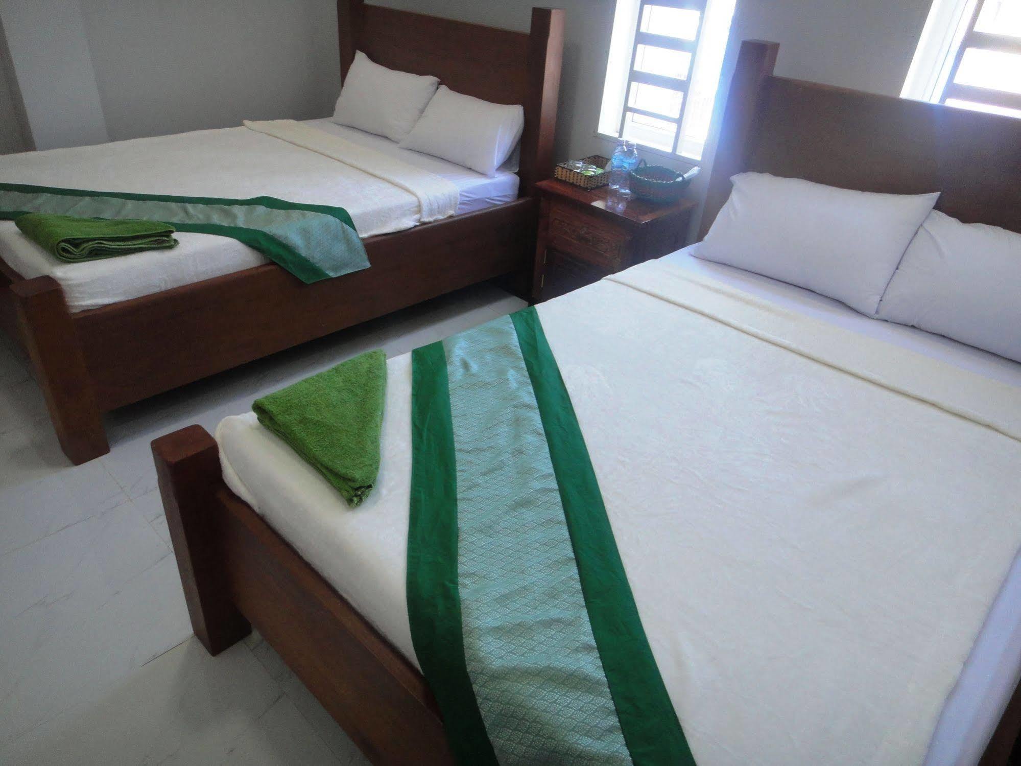 Marany Guesthouse Kampot Bagian luar foto