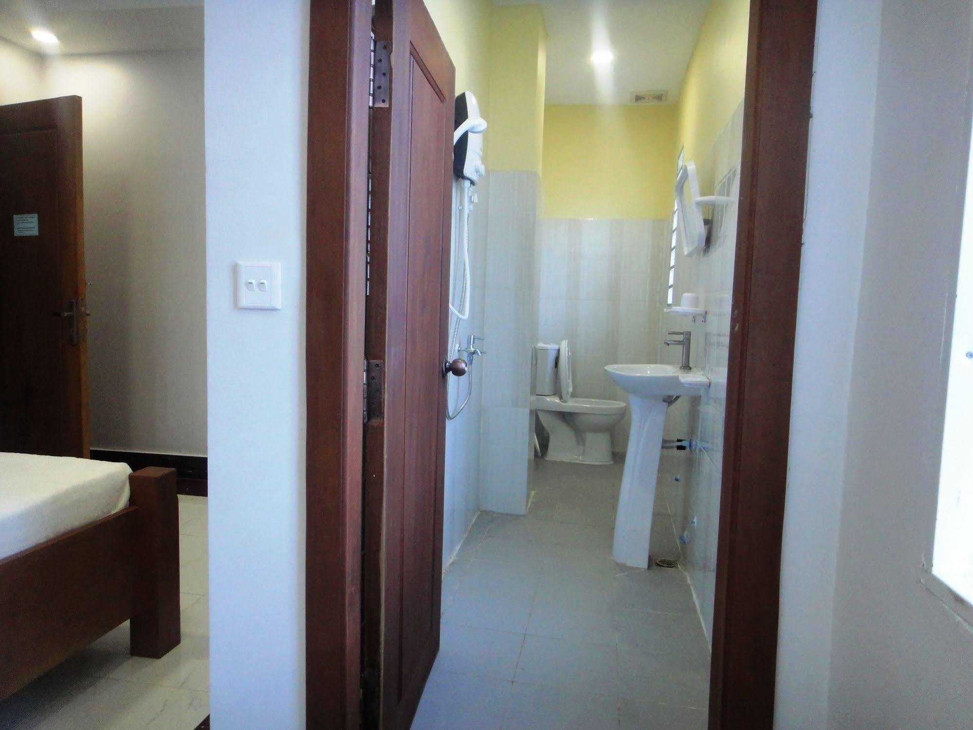 Marany Guesthouse Kampot Bagian luar foto