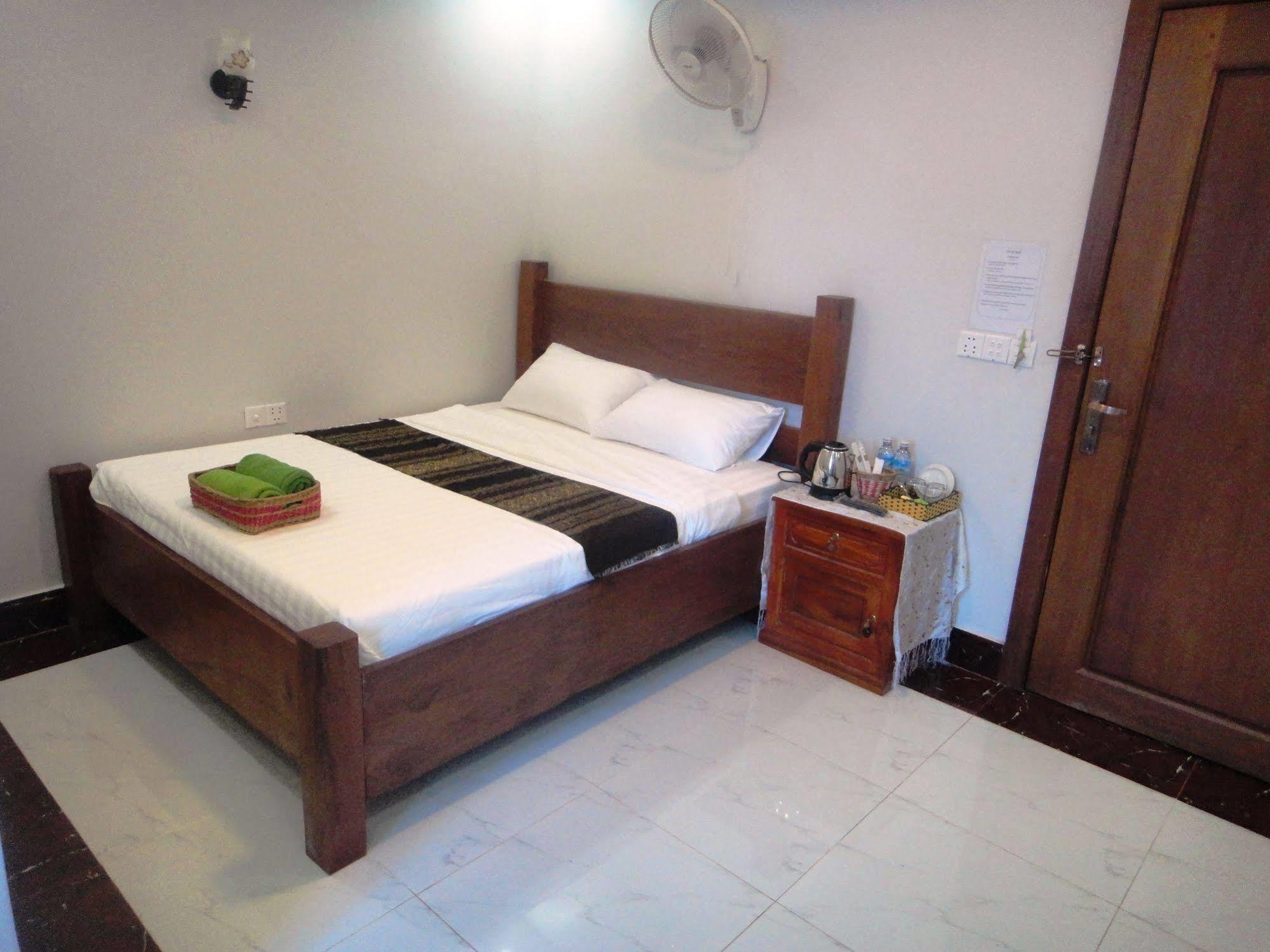 Marany Guesthouse Kampot Bagian luar foto