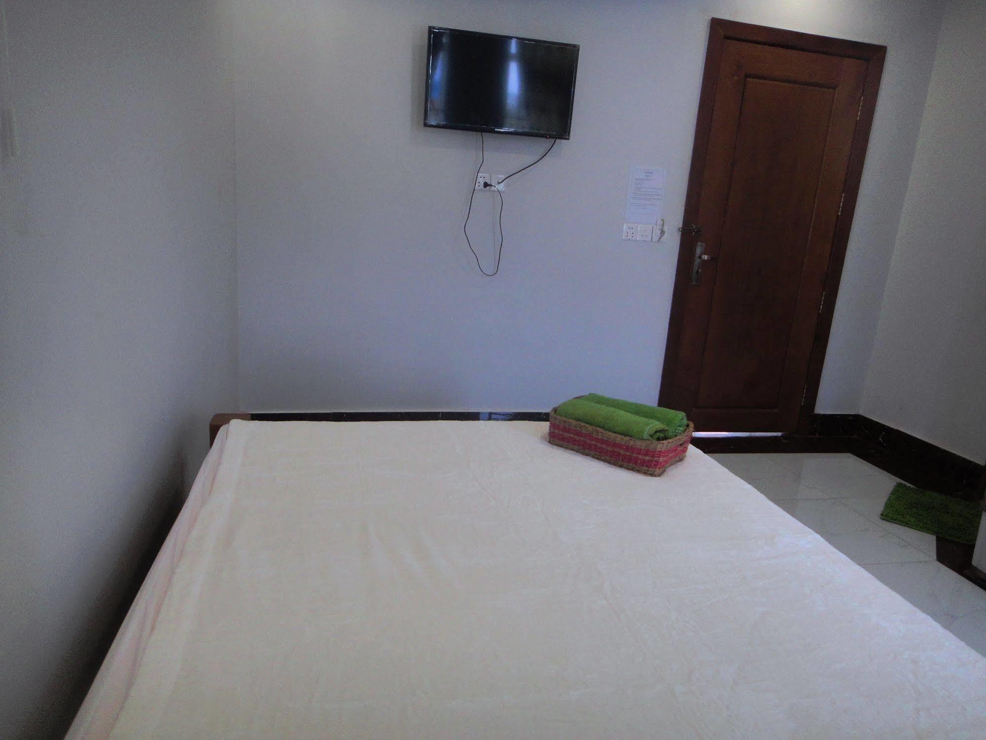 Marany Guesthouse Kampot Bagian luar foto