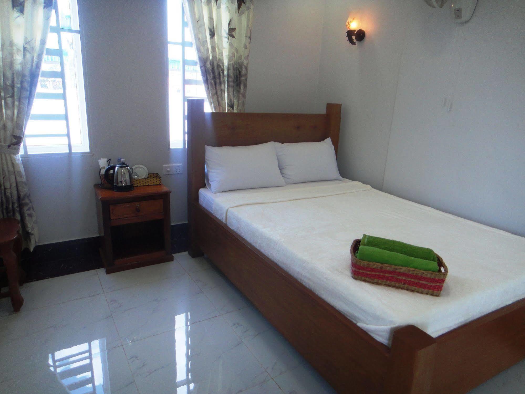 Marany Guesthouse Kampot Bagian luar foto