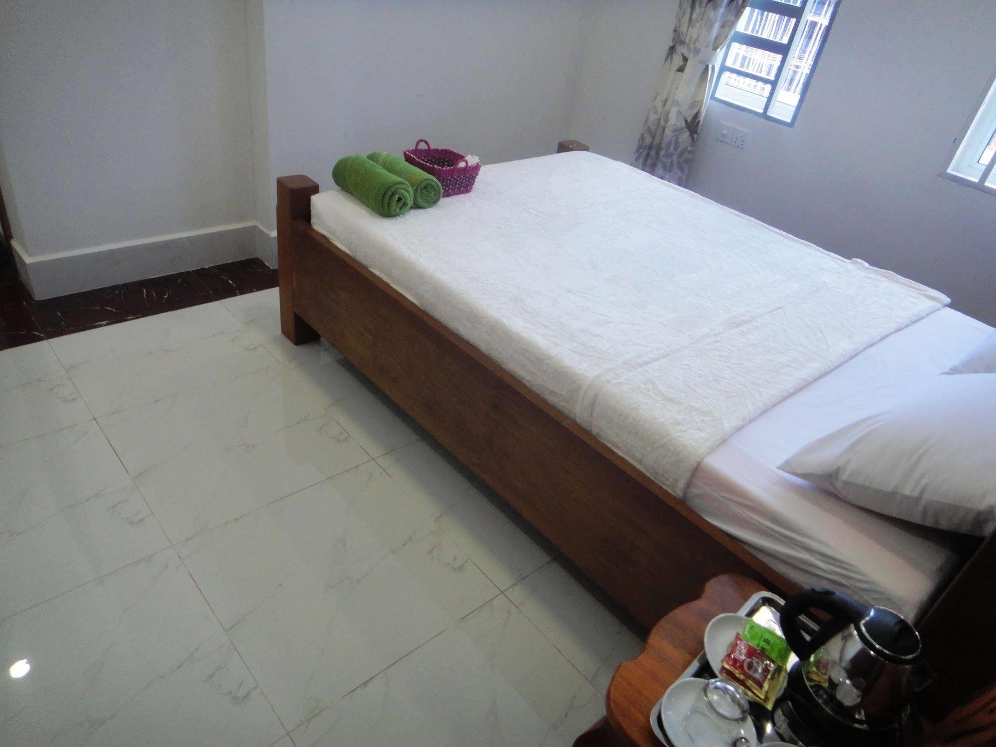 Marany Guesthouse Kampot Bagian luar foto