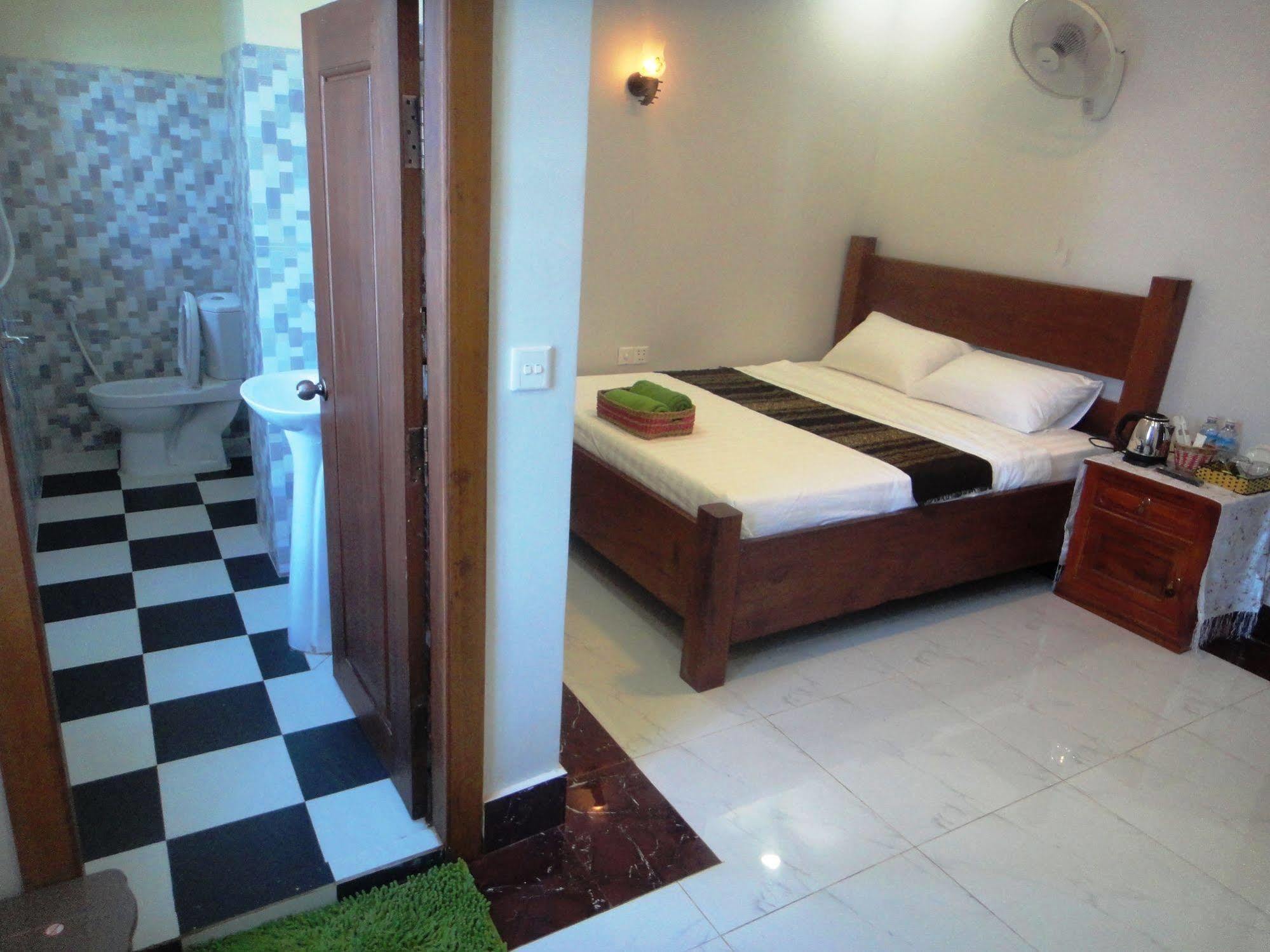 Marany Guesthouse Kampot Bagian luar foto